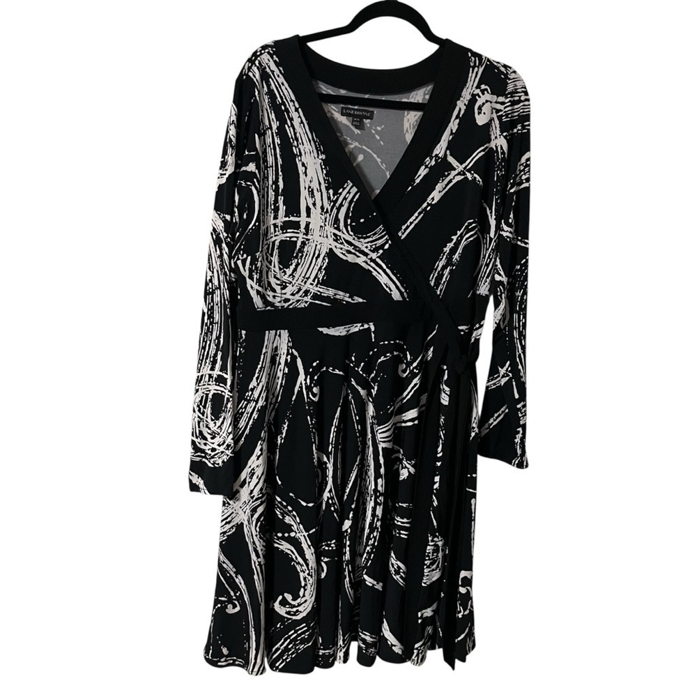 Lane Bryant Black and White Wrap Dress Size 14/16 stretch long sleeve tie front